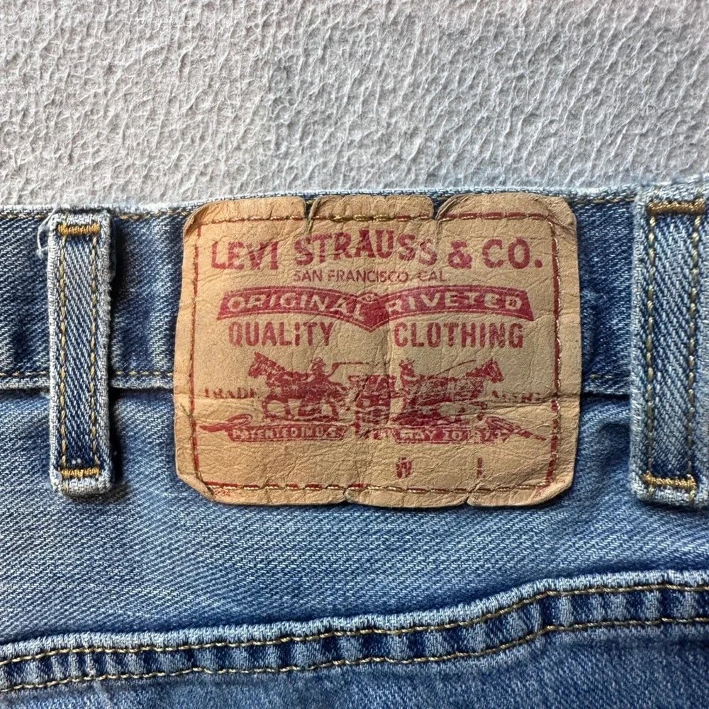 Vintage Levi's Jeans Mens 37x28 Blue Relaxed Straight Distressed Denim Pants Y2K